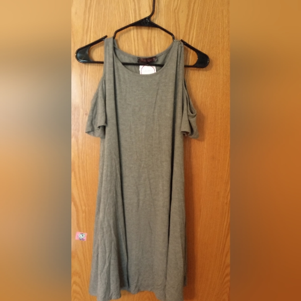 Shoulder less long shirt sz L